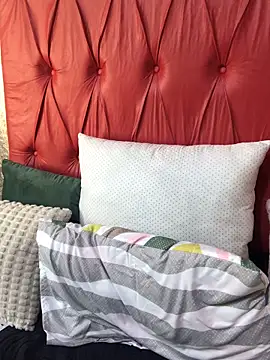 BondiBitch online show from October 2025 09:28:02 AM