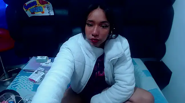 XxxReinaSexyBodyxxX777 online show from March 2025 01:01:01 PM