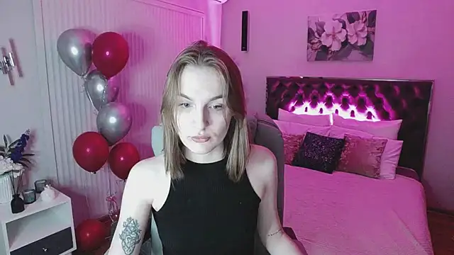  Vikky Moon  online show from March 2025 01:28:01 AM