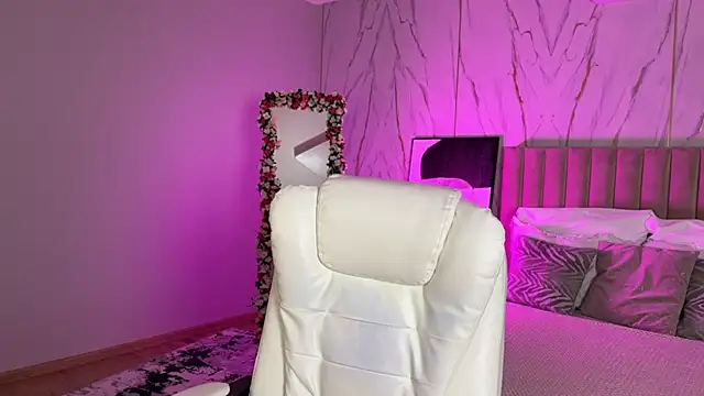 Snapshot of _Vikky_Moon_ chatting on October 2025 01:09:01 AM Vikky Moon online show from October 2025 01:09:01 AM