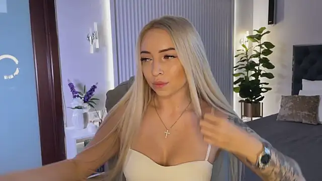 Snapshot of OhMyEmma chatting on September 2025 01:53:02 AM OhMyEmma online show from September 2025 01:53:02 AM