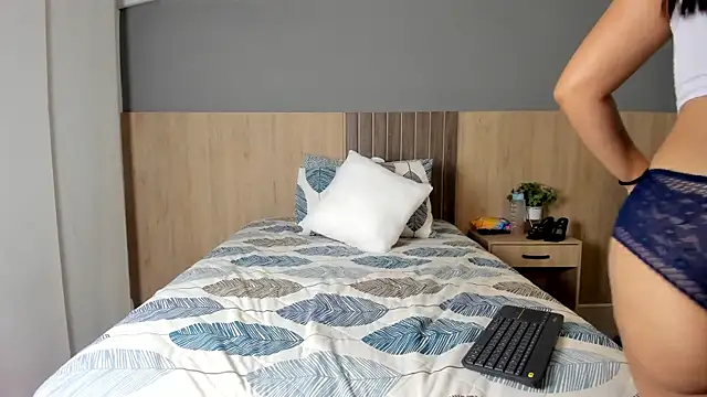  SamantaGomez online show from March 2025 01:27:02 PM