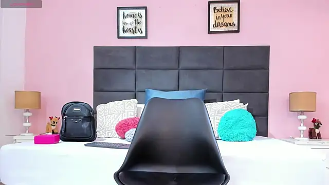 SophiaQueens online show from October 2025 08:20:02 PM