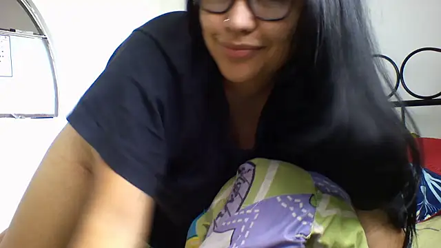 Harris Annie online show from October 2025 07:44:02 PM