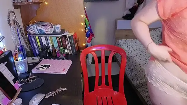 Snapshot of ValkaBlue chatting on October 2025 02:10:01 AM ValkaBlue online show from October 2025 02:10:01 AM