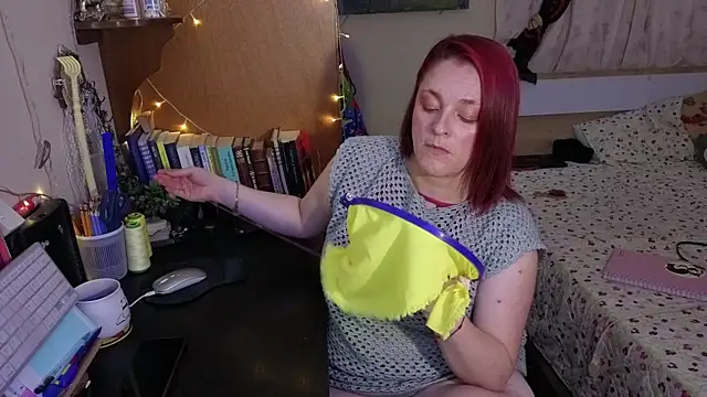 Snapshot of ValkaBlue chatting on October 2025 02:42:02 AM ValkaBlue online show from October 2025 02:42:02 AM