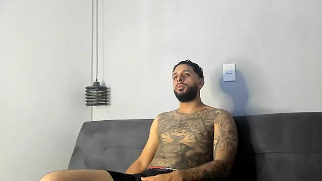 Snapshot of ASHLEY_AND_ASH chatting on September 2025 10:10:02 PM ASHLEY AND ASH online show from September 2025 10:10:02 PM