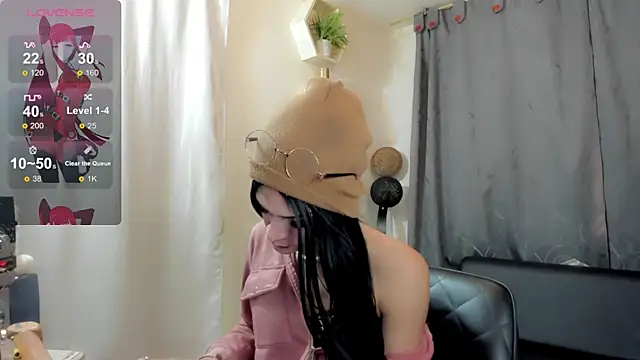 Snapshot of AteneaTaylor chatting on October 2025 02:12:01 AM AteneaTaylor online show from October 2025 02:12:01 AM