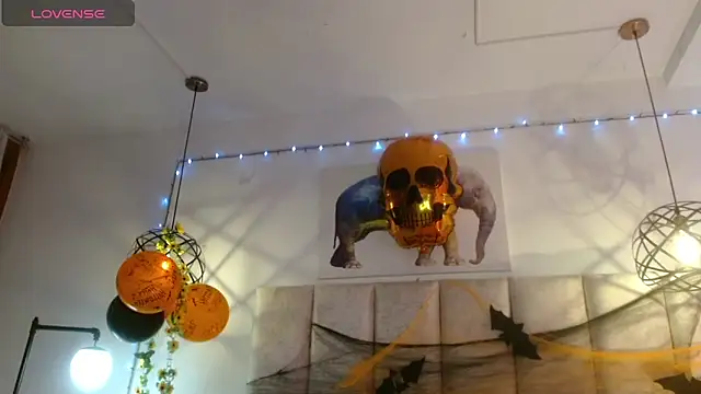 violettsuncs online show from October 2025 02:29:02 PM