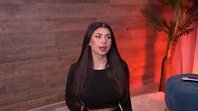 Snapshot of TanyaVonDe chatting on October 2025 05:46:01 PM TanyaVonDe online show from October 2025 05:46:01 PM