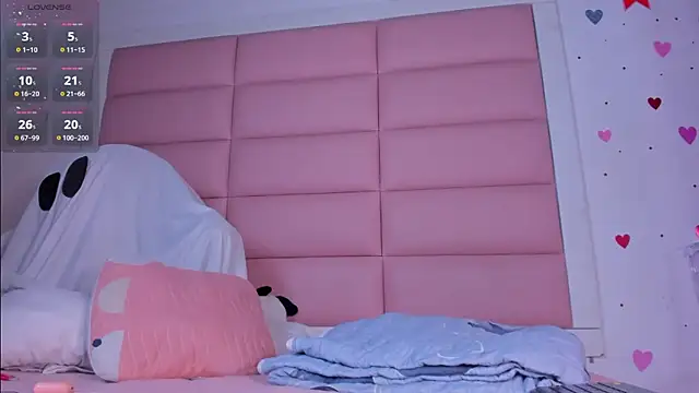 Snapshot of viioletta_18 chatting on October 2025 12:28:01 PM viioletta 18 online show from October 2025 12:28:01 PM