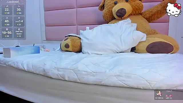 Snapshot of viioletta_18 chatting on November 2025 12:38:02 PM viioletta 18 online show from November 2025 12:38:02 PM