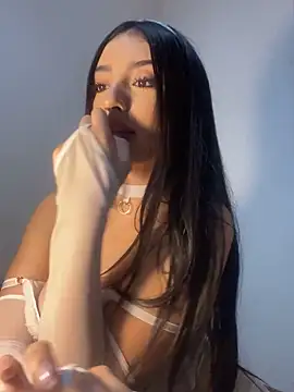 MagieeThomson online show from October 2025 10:51:01 PM