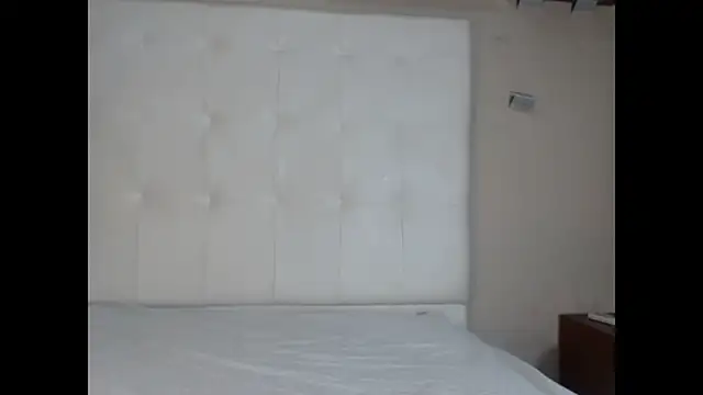 willow smitt online show from October 2025 12:23:02 PM