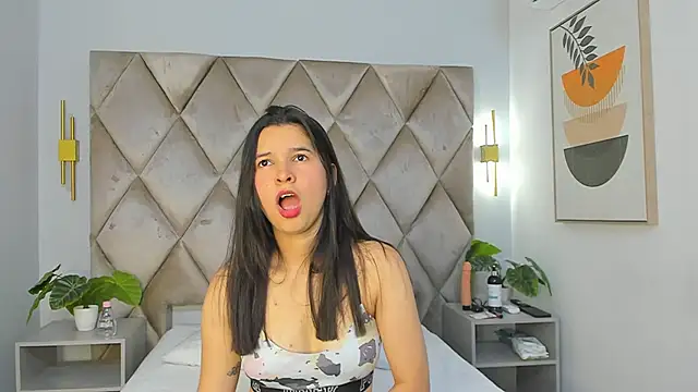 lucianasmith  online show from March 2025 12:39:01 PM