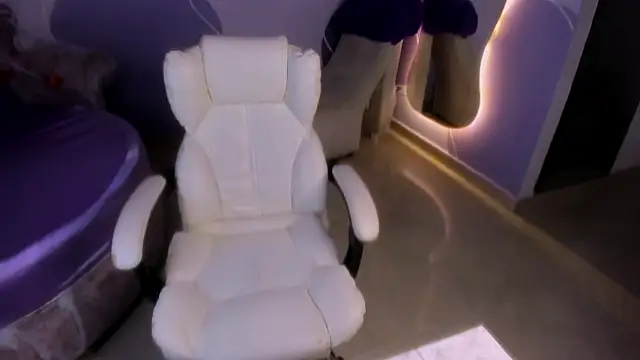 Snapshot of auroracute02 chatting on October 2025 01:11:02 PM auroracute02 online show from October 2025 01:11:02 PM