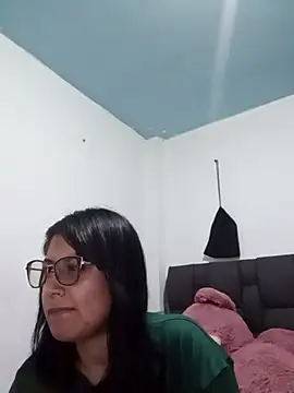 Snapshot of DaniPoison chatting on September 2025 01:17:01 AM DaniPoison online show from September 2025 01:17:01 AM