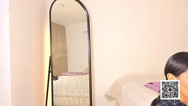 Snapshot of sweetlittlevenus chatting on October 2025 07:56:02 PM sweetlittlevenus online show from October 2025 07:56:02 PM