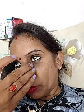 Hotty-Nidhi online show from October 2025 03:09:01 PM