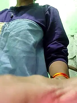 Hotty-Nidhi online show from October 2025 04:19:01 PM