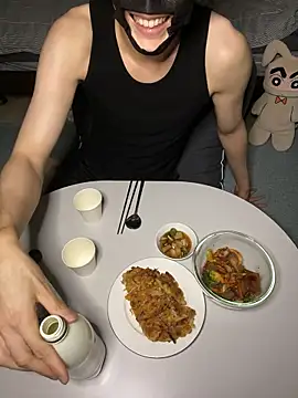 haeeung online show from October 2025 11:44:02 AM