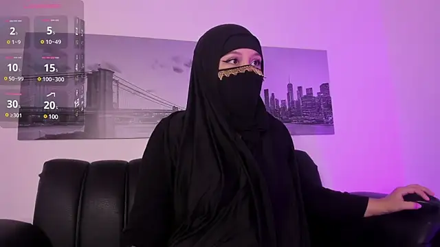 Leila Saadi online show from March 2025 01:19:02 PM