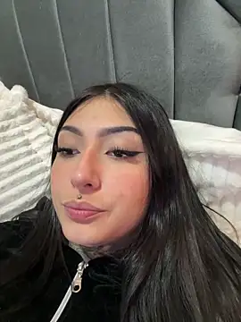 Lilith Thompson online show from October 2025 04:46:02 AM