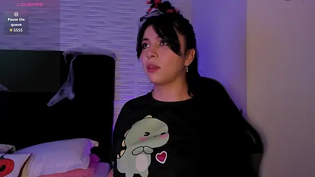 Snapshot of Melody_Black_ chatting on October 2025 08:58:01 PM Melody Black online show from October 2025 08:58:01 PM