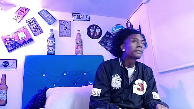 lili roussi online show from October 2025 12:22:01 AM