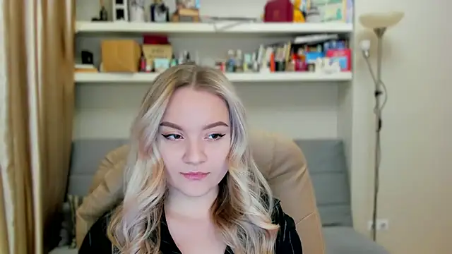 Snapshot of Kara_Smith_ chatting on November 2025 11:07:02 PM Kara Smith online show from November 2025 11:07:02 PM