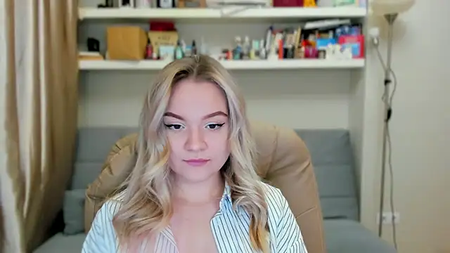 Snapshot of Kara_Smith_ chatting on November 2025 10:30:01 PM Kara Smith online show from November 2025 10:30:01 PM