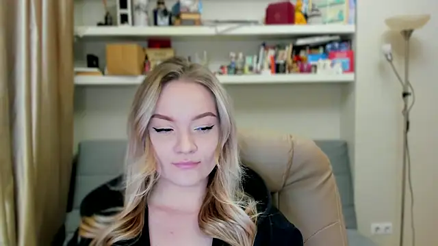 Snapshot of Kara_Smith_ chatting on November 2025 11:40:02 PM Kara Smith online show from November 2025 11:40:02 PM