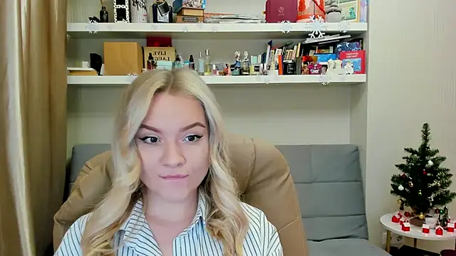 Snapshot of Kara_Smith_ chatting on December 2025 10:59:02 PM Kara Smith online show from December 2025 10:59:02 PM