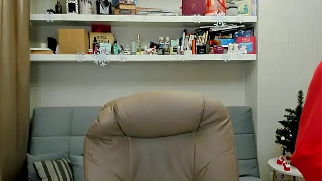 Snapshot of Kara_Smith_ chatting on December 2025 12:38:02 AM Kara Smith online show from December 2025 12:38:02 AM