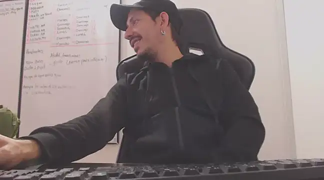 Snapshot of David_Blake69 chatting on March 2025 04:22:02 PM David Blake69 online show from March 2025 04:22:02 PM