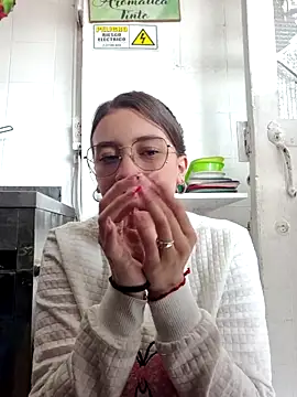 Snapshot of HOLY_DOLL chatting on October 2025 07:22:02 PM HOLY DOLL online show from October 2025 07:22:02 PM