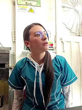 Snapshot of HOLY_DOLL chatting on November 2025 07:35:02 PM HOLY DOLL online show from November 2025 07:35:02 PM