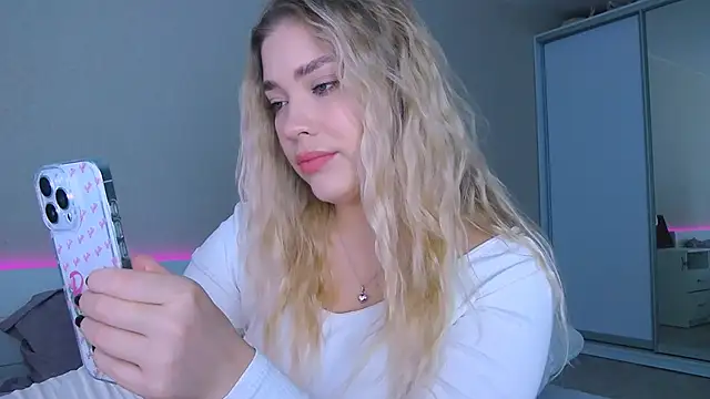 Snapshot of DIANAxxxDIAMOND chatting on October 2025 07:36:02 AM DIANAxxxDIAMOND online show from October 2025 07:36:02 AM