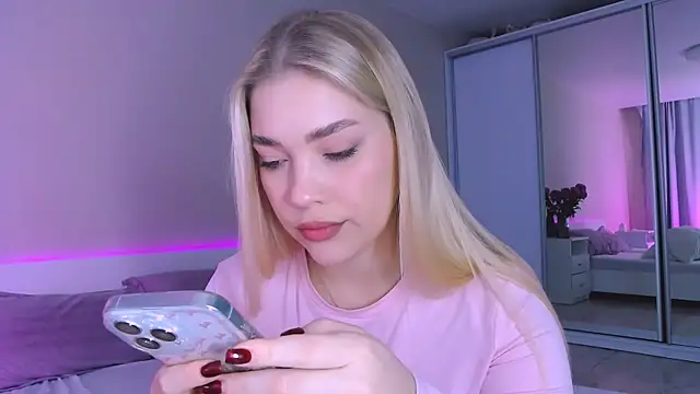 Snapshot of DIANAxxxDIAMOND chatting on November 2025 08:58:02 AM DIANAxxxDIAMOND online show from November 2025 08:58:02 AM