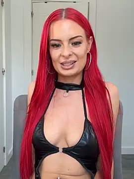 Snapshot of FariBanxOfficial chatting on October 2025 12:35:02 PM FariBanxOfficial online show from October 2025 12:35:02 PM