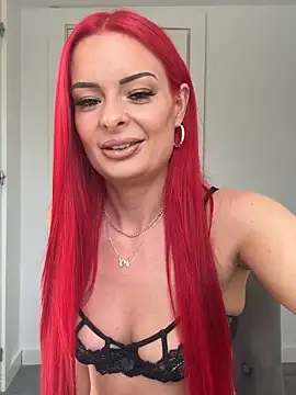 Snapshot of FariBanxOfficial chatting on October 2025 01:22:01 PM FariBanxOfficial online show from October 2025 01:22:01 PM