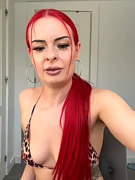 Snapshot of FariBanxOfficial chatting on October 2025 12:39:02 PM FariBanxOfficial online show from October 2025 12:39:02 PM