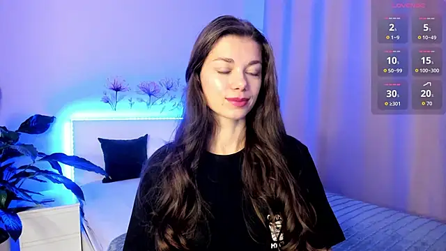 Eva McCoy online show from November 2025 09:30:02 AM