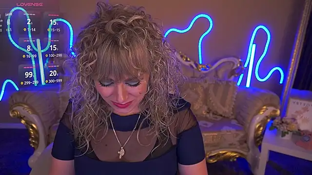 CandyLadyyy online show from October 2025 09:00:02 PM