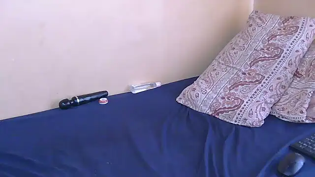 Snapshot of EbonyAlphaBitch chatting on October 2025 10:57:02 AM EbonyAlphaBitch online show from October 2025 10:57:02 AM