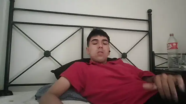 Snapshot of guarrillo21 chatting on October 2025 02:28:01 PM guarrillo21 online show from October 2025 02:28:01 PM
