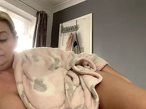 GoldenSquirter online show from March 2025 11:55:01 AM