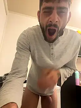 Hugo34bg online show from October 2025 02:10:01 AM