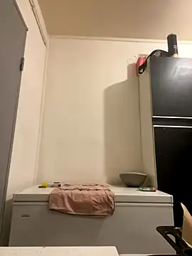 Hugo34bg online show from October 2025 02:15:01 AM