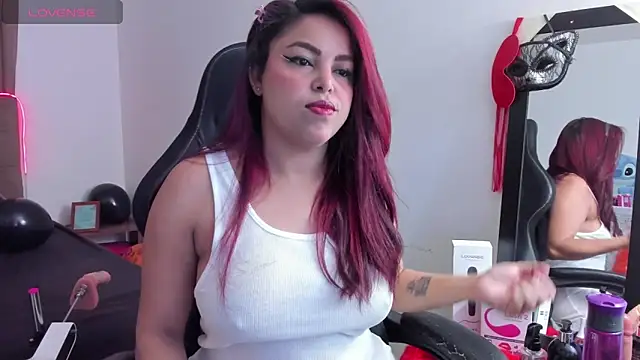 Snapshot of Mehlany_Moretz chatting on November 2025 03:04:01 AM Mehlany Moretz online show from November 2025 03:04:01 AM